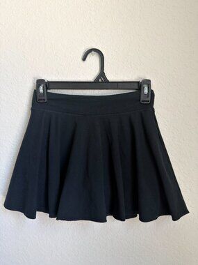 Under Armour Youth Medium Black Athletic Skort Built-In Shorts Like New. (C)